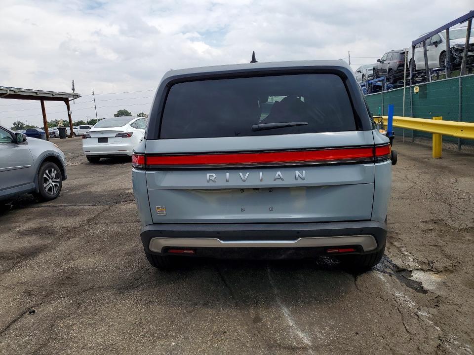 7PDSGABA0PN024532 2023 Rivian R1S photo no. 6