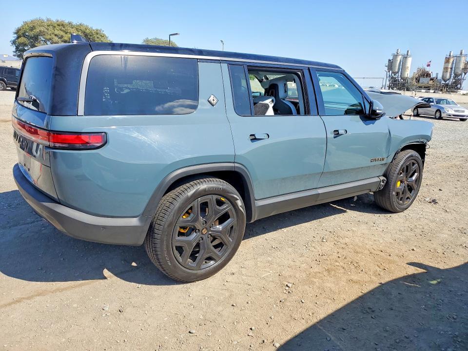 7PDSGCBPXSN062987 2025 Rivian R1S photo no. 3