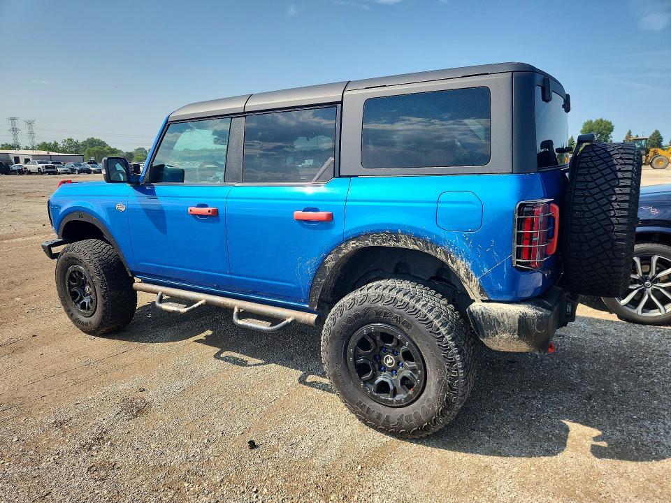 2023 Ford Bronco — VIN 1FMEE5DP5PLB30548, şəkil 2