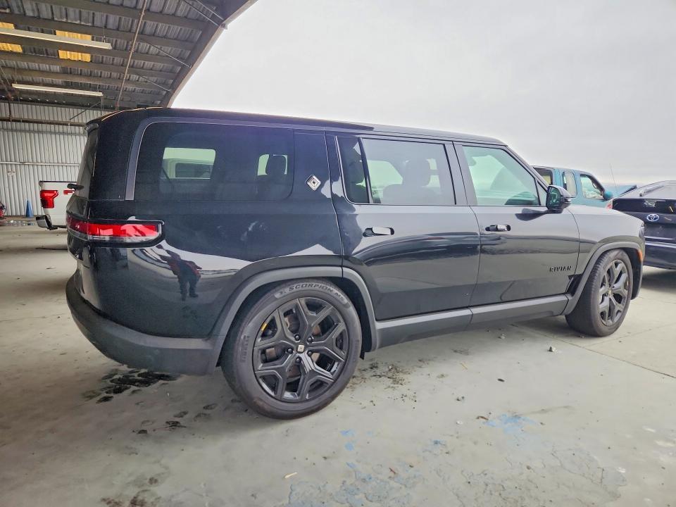 7PDSGBBA5SN055905 2025 Rivian R1S photo no. 3