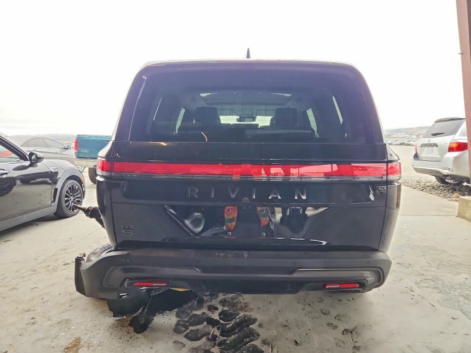 7PDSGBBA5SN055905 2025 Rivian R1S photo no. 6