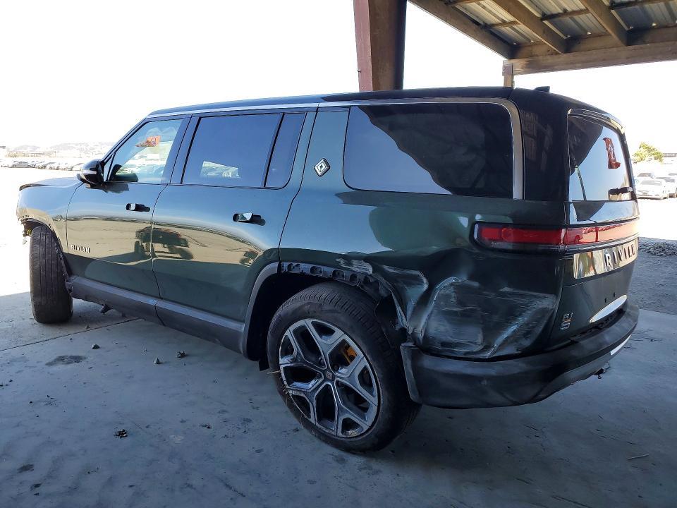 7PDSGABA1PN030162 2023 Rivian R1S photo no. 2
