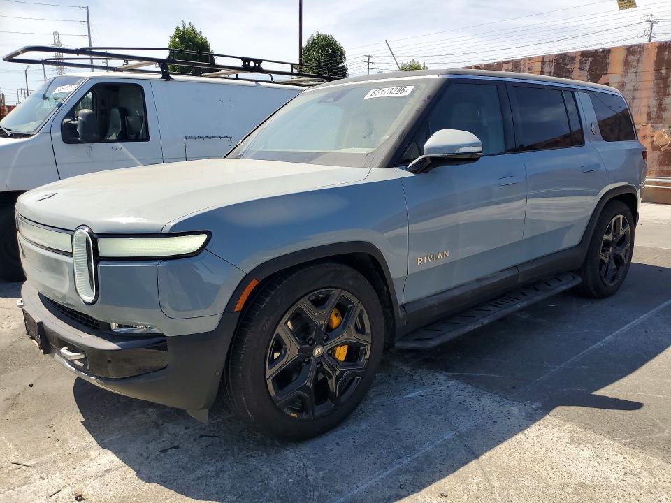 7PDSGABA8PN029509 2023 Rivian R1S photo no. 1
