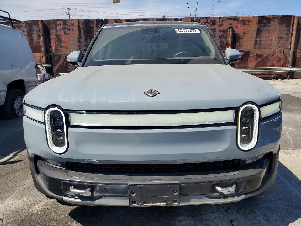 7PDSGABA8PN029509 2023 Rivian R1S photo no. 5