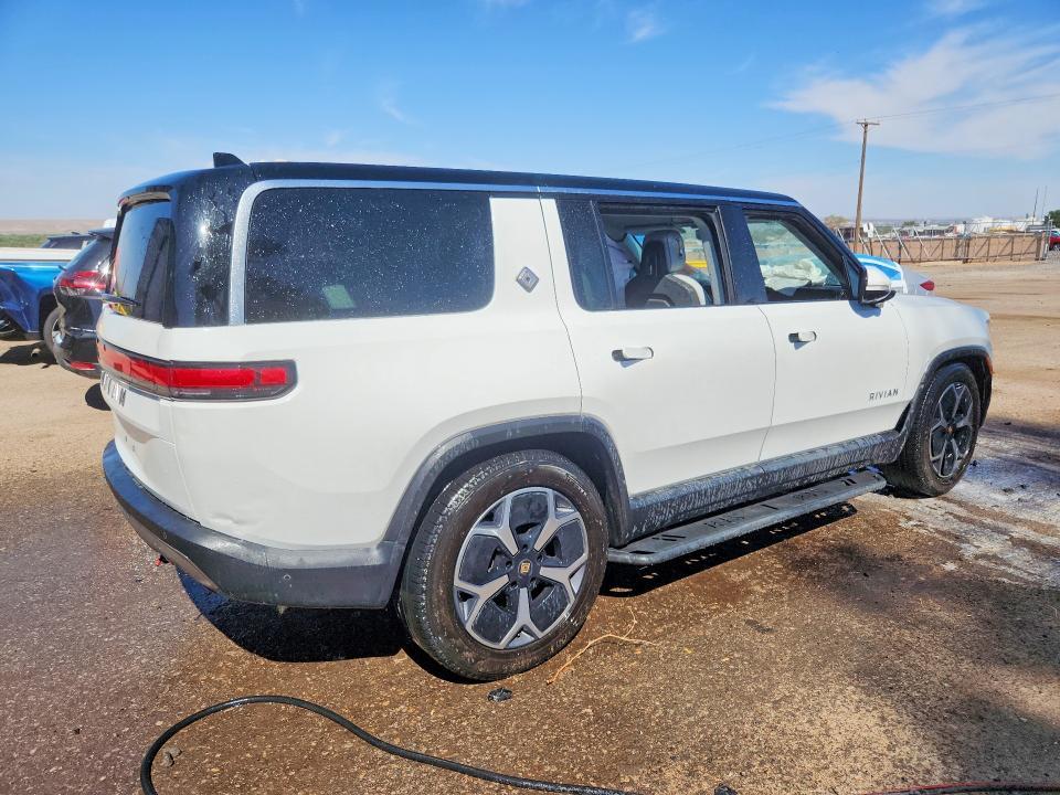 7PDSGBBA9RN030029 2024 Rivian R1S photo no. 3