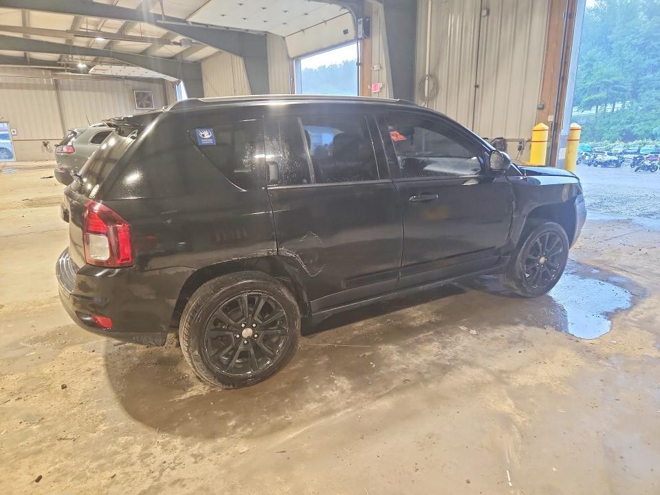 1C4NJDBB4GD697572 2016 Jeep Compass photo no. 3