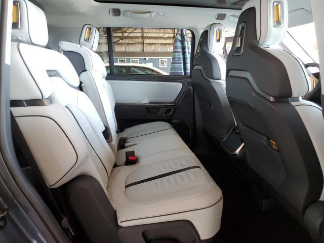 7PDSGABA9PN007163 2023 Rivian R1S photo no. 10