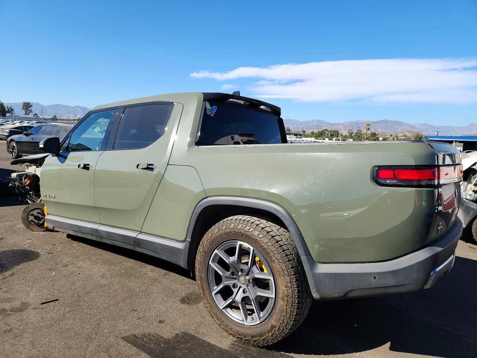 7FCTGAAL5NN001186 2022 Rivian R1T photo no. 2