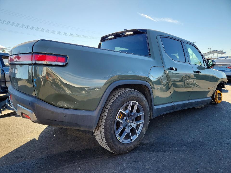 7FCTGAAL5NN001186 2022 Rivian R1T photo no. 3
