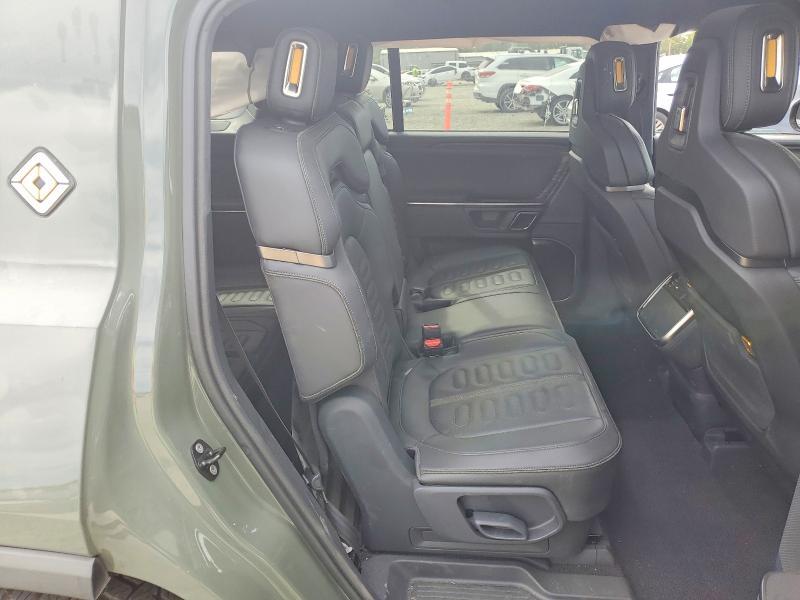 7PDSGABL0NN000990 2022 Rivian R1S photo no. 11