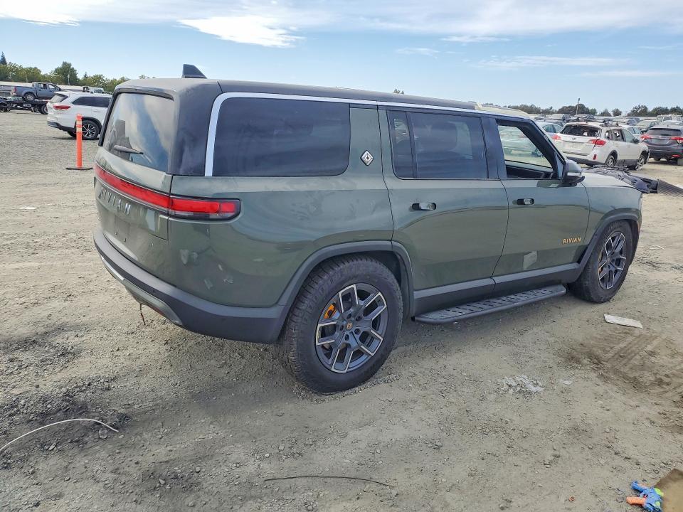 7PDSGABL0NN000990 2022 Rivian R1S photo no. 3