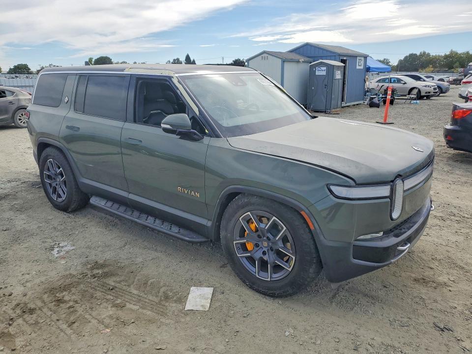 7PDSGABL0NN000990 2022 Rivian R1S photo no. 4