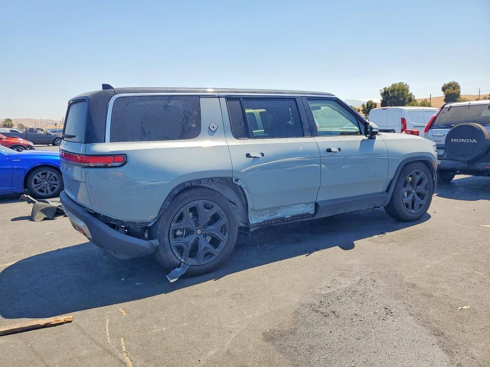 7PDSGBBA2PN016650 2023 Rivian R1S photo no. 3