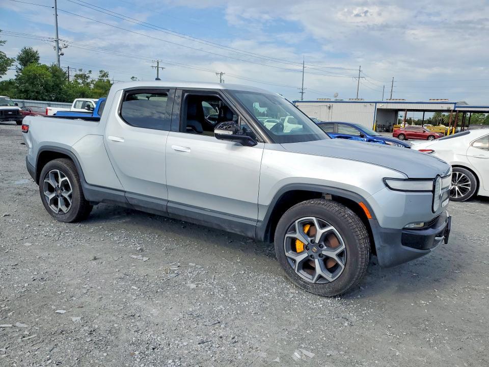 7FCTGAAAXNN008066 2022 Rivian R1T photo no. 4