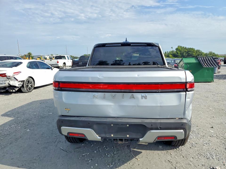 7FCTGAAAXNN008066 2022 Rivian R1T photo no. 6