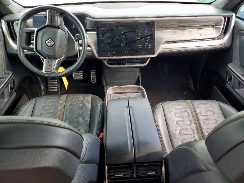 7FCTGAAAXNN008066 2022 Rivian R1T photo no. 8