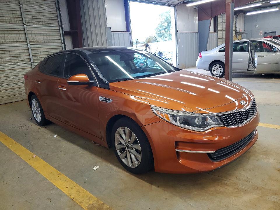 5XXGU4L39GG040280 2016 KIA Optima photo no. 4