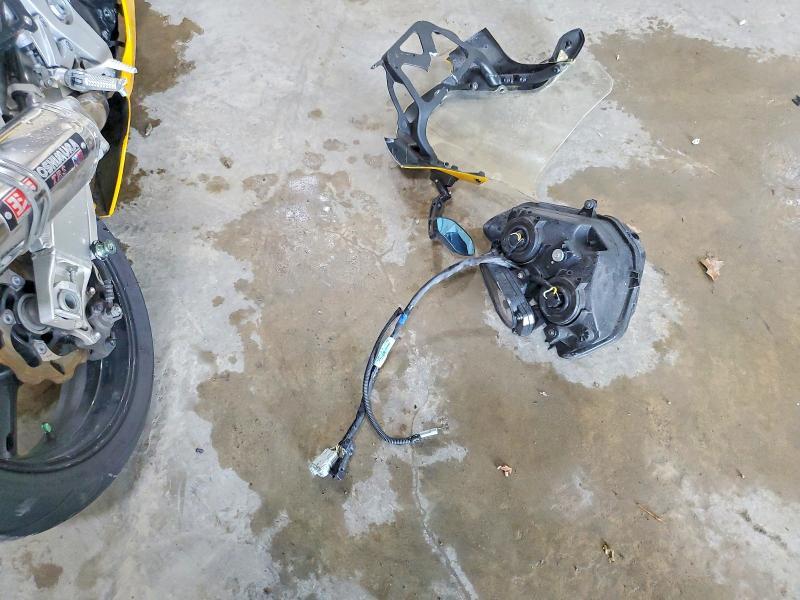 JS1GR7HA532102245 2003 Suzuki GSX-R750 photo no. 9