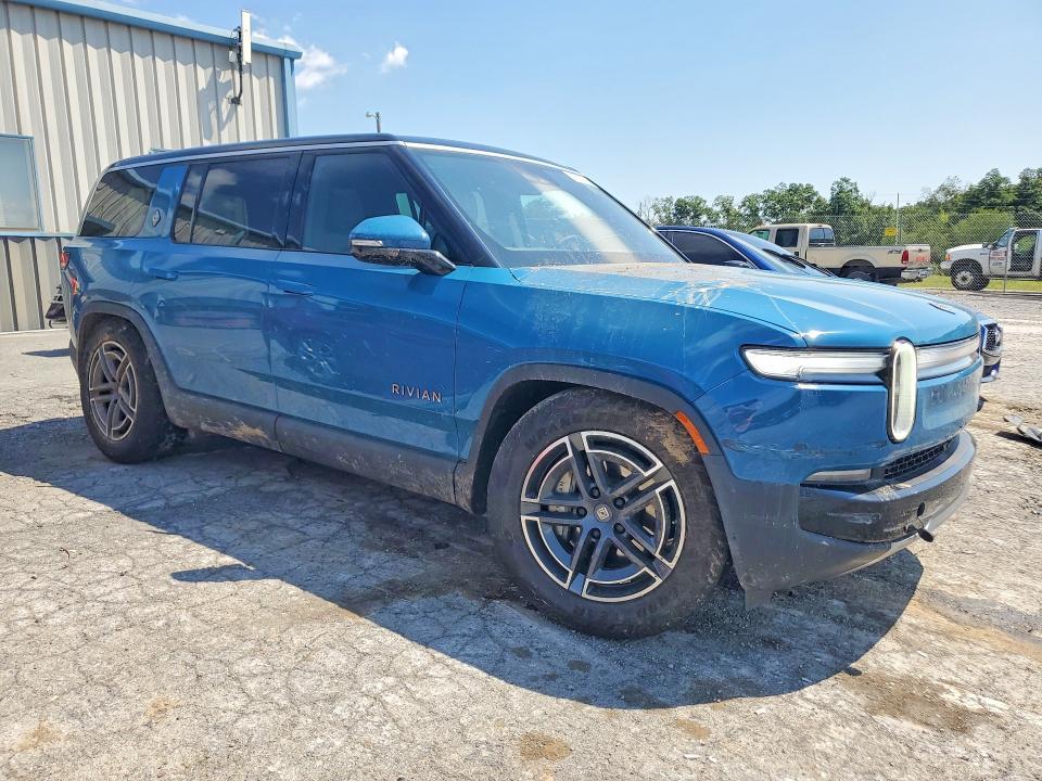 7PDSGBBA0SN048375 2025 Rivian R1S photo no. 4