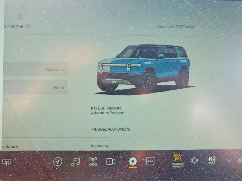 7PDSGBBA0SN048375 2025 Rivian R1S photo no. 9