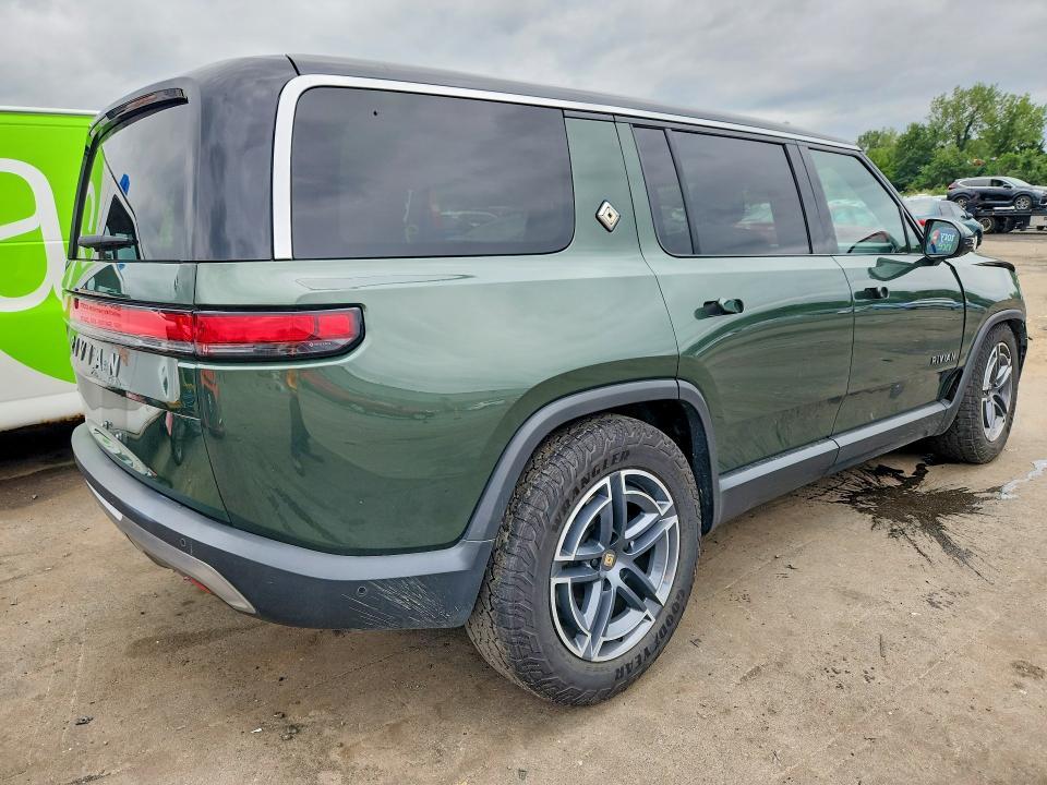 7PDSGBBA6SN048669 2025 Rivian R1S photo no. 3