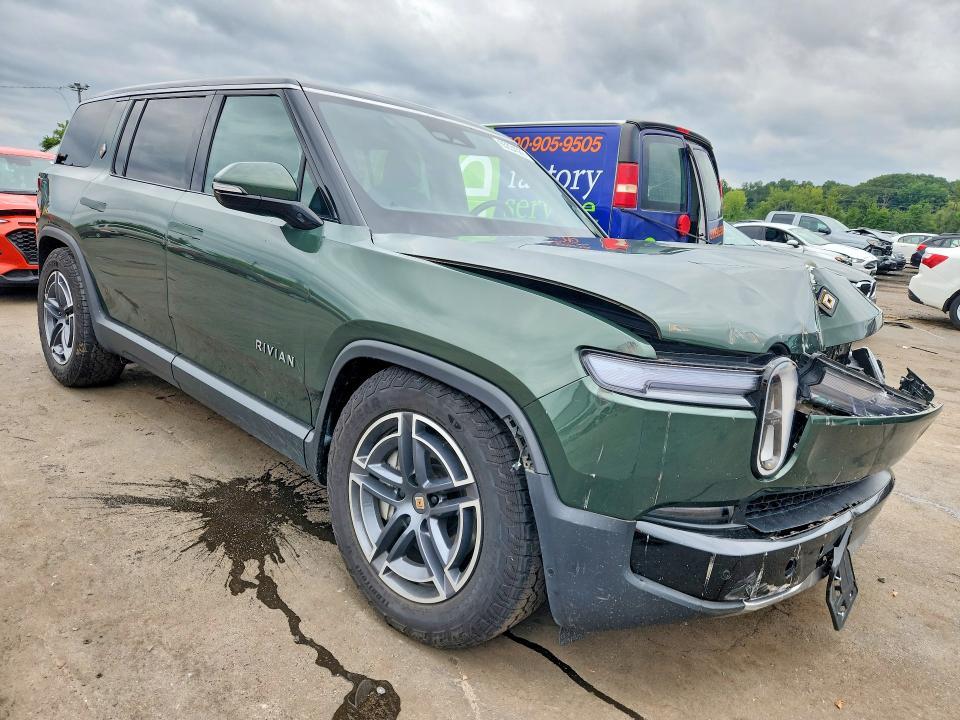 7PDSGBBA6SN048669 2025 Rivian R1S photo no. 4
