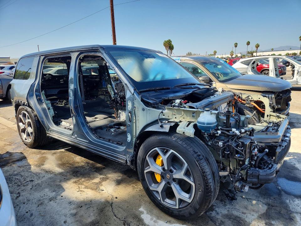 7PDSGCBP6SN057964 2025 Rivian R1S photo no. 4
