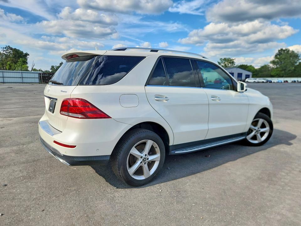 2018 Mercedes-Benz GLE-Class — VIN 4JGDA5HB3JB075181, şəkil 3