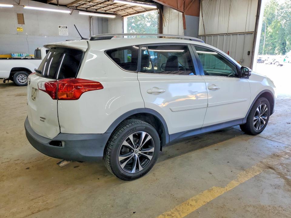 2T3DFREV2FW398583 2015 Toyota RAV4 photo no. 3