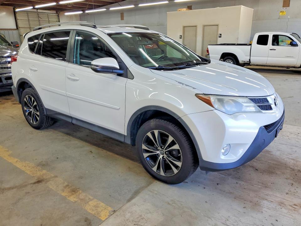 2T3DFREV2FW398583 2015 Toyota RAV4 photo no. 4