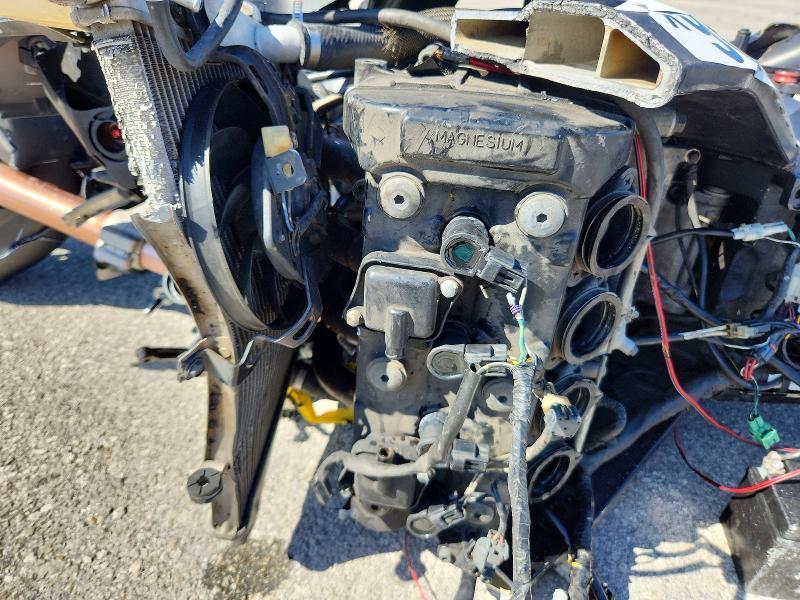 JS1GT76A762107424 2006 Suzuki GSX-R1000 photo no. 7
