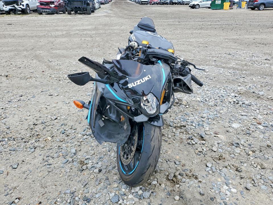 JS1DM11H2R7100437 2024 Suzuki GSX-R1000 photo no. 2