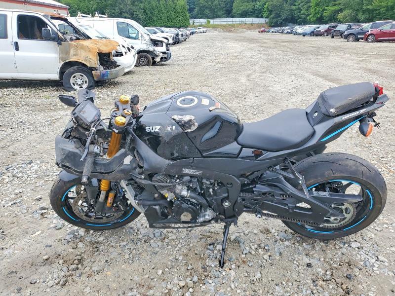 JS1DM11H2R7100437 2024 Suzuki GSX-R1000 photo no. 3