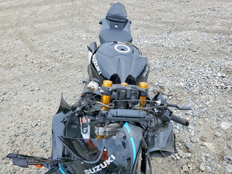 JS1DM11H2R7100437 2024 Suzuki GSX-R1000 photo no. 5
