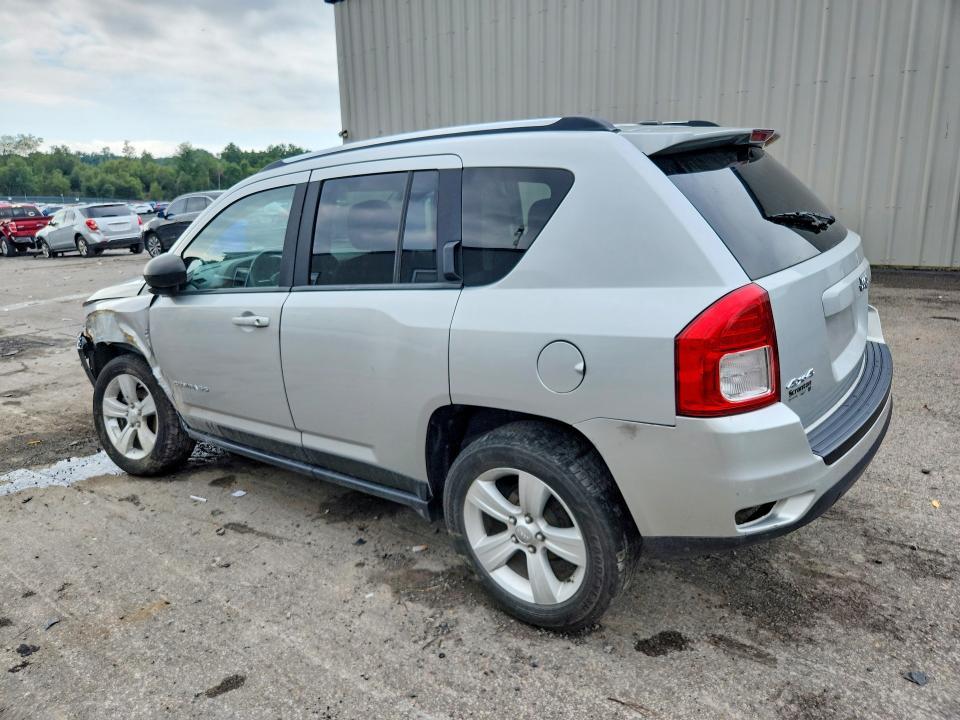 1C4NJDBB2CD633251 2012 Jeep Compass photo no. 2