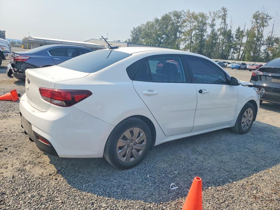 3KPA24AD4LE320389 2020 KIA Rio photo no. 3