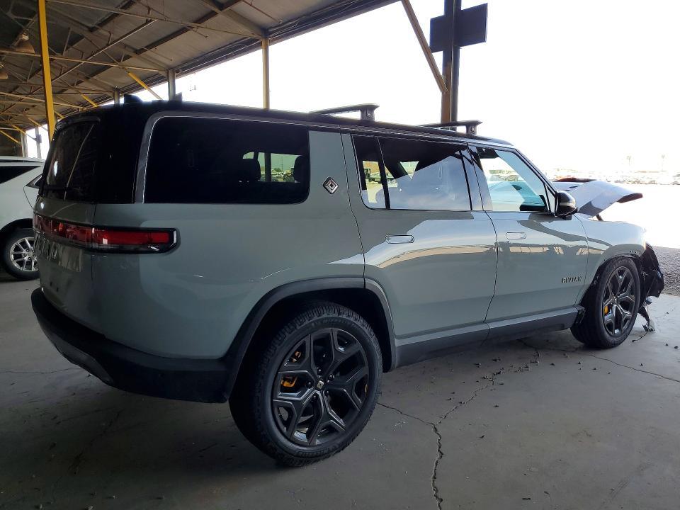 7PDSGABA5PN004549 2023 Rivian R1S photo no. 3