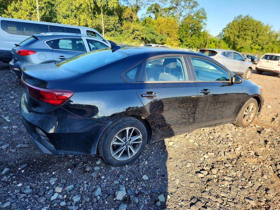 2023 KIA Forte — VIN 3KPF24AD6PE673048, şəkil 3