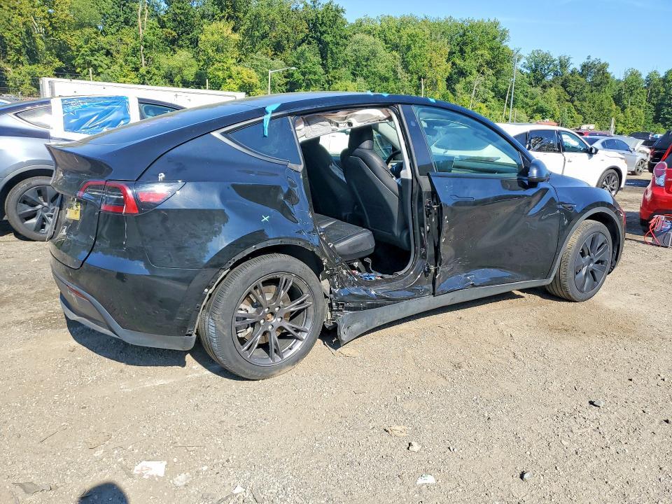 2025 Tesla MODEL Y — VIN 7SAYGDED5SF249175, şəkil 3