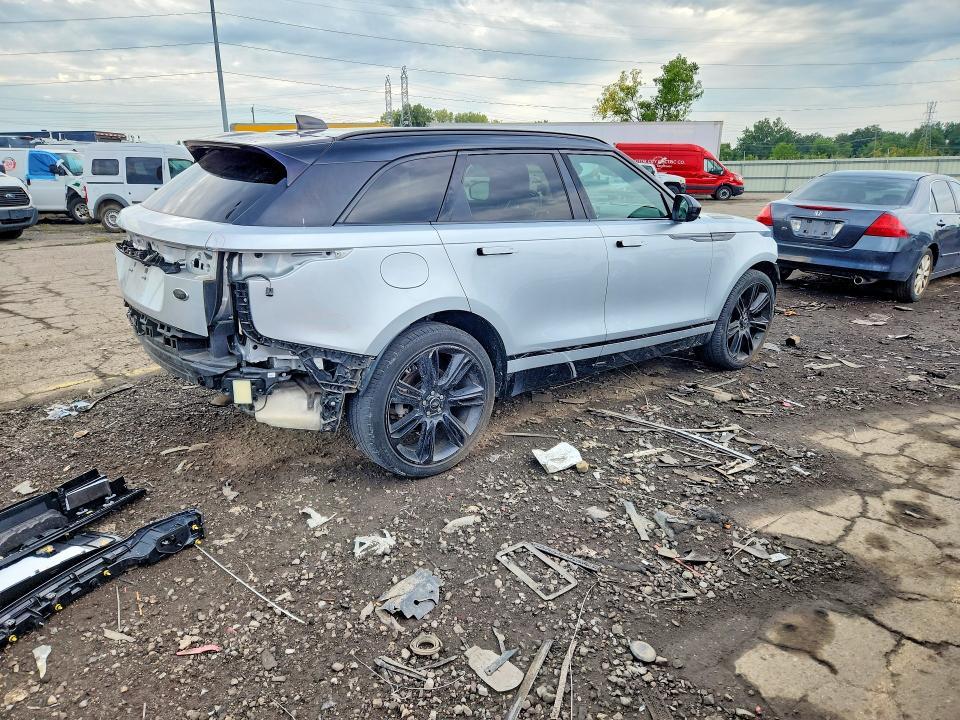 2019 Land Rover Range Rover — VIN SALYL2EX0KA201589, фото 3