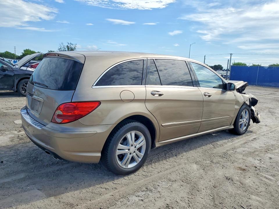 4JGCB56E38A074585 2008 Mercedes-Benz R-Class photo no. 3