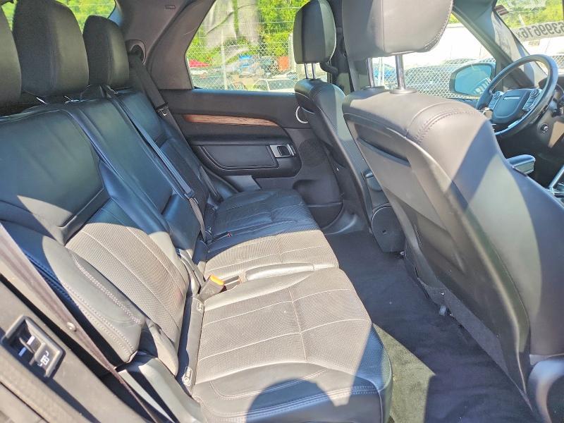 2017 Land Rover Discovery — VIN SALRRBBV6HA044181, фото 11