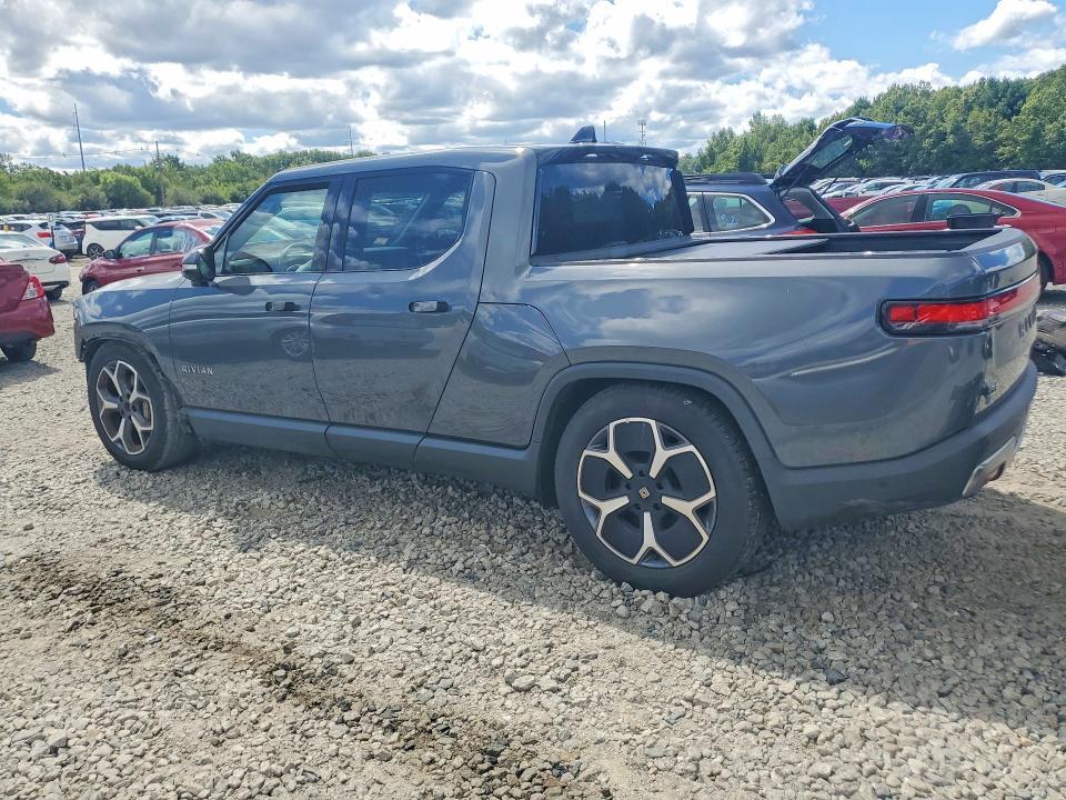 7FCTGCAA3RN030928 2024 Rivian R1T photo no. 2
