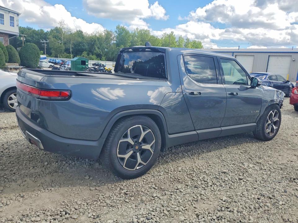 7FCTGCAA3RN030928 2024 Rivian R1T photo no. 3
