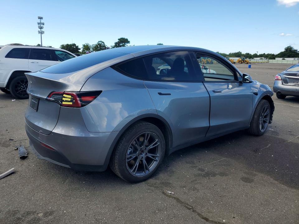 2025 Tesla MODEL Y — VIN 7SAYGDEDXSF266120, şəkil 3