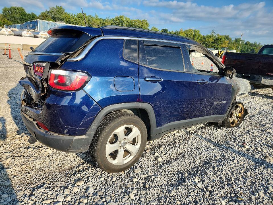 3C4NJDBB8KT674895 2019 Jeep Compass photo no. 3