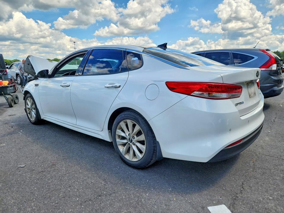 5XXGU4L39GG027268 2016 KIA Optima photo no. 2