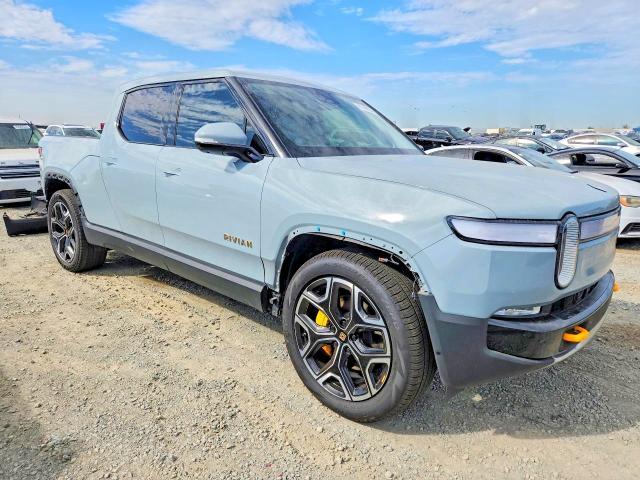 7FCTGAAA5PN023870 2023 Rivian R1T photo no. 4
