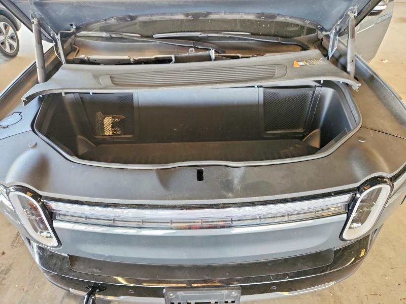 7PDSGBBA3SN048046 2025 Rivian R1S photo no. 12
