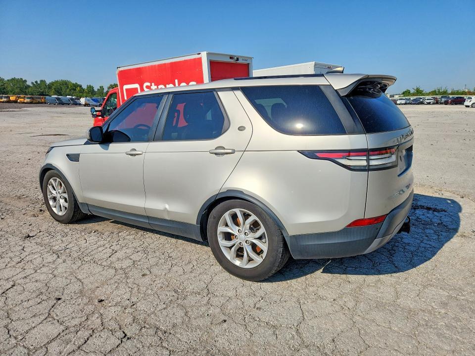 2017 Land Rover Discovery — VIN SALRGBBVXHA037322, фото 2
